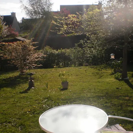 Le Jardin Aux Oiseaux Homestay *